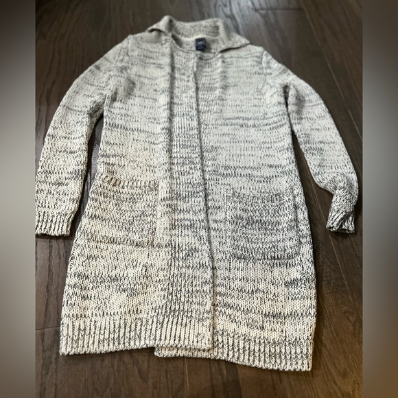 GAP Cardigan - Picture 12 of 16